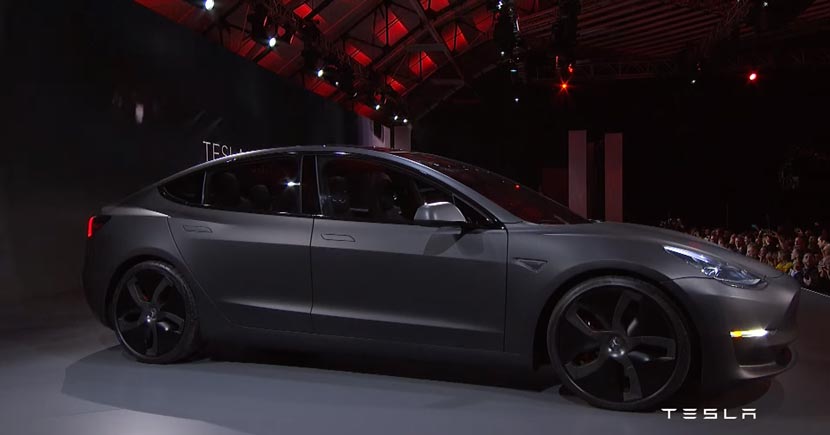 Tesla Model 3 grau - Foto: Tesla